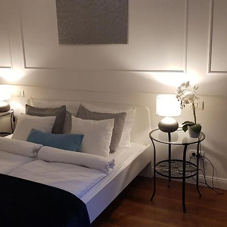 Goldsmith Apartment Будапеща Екстериор снимка