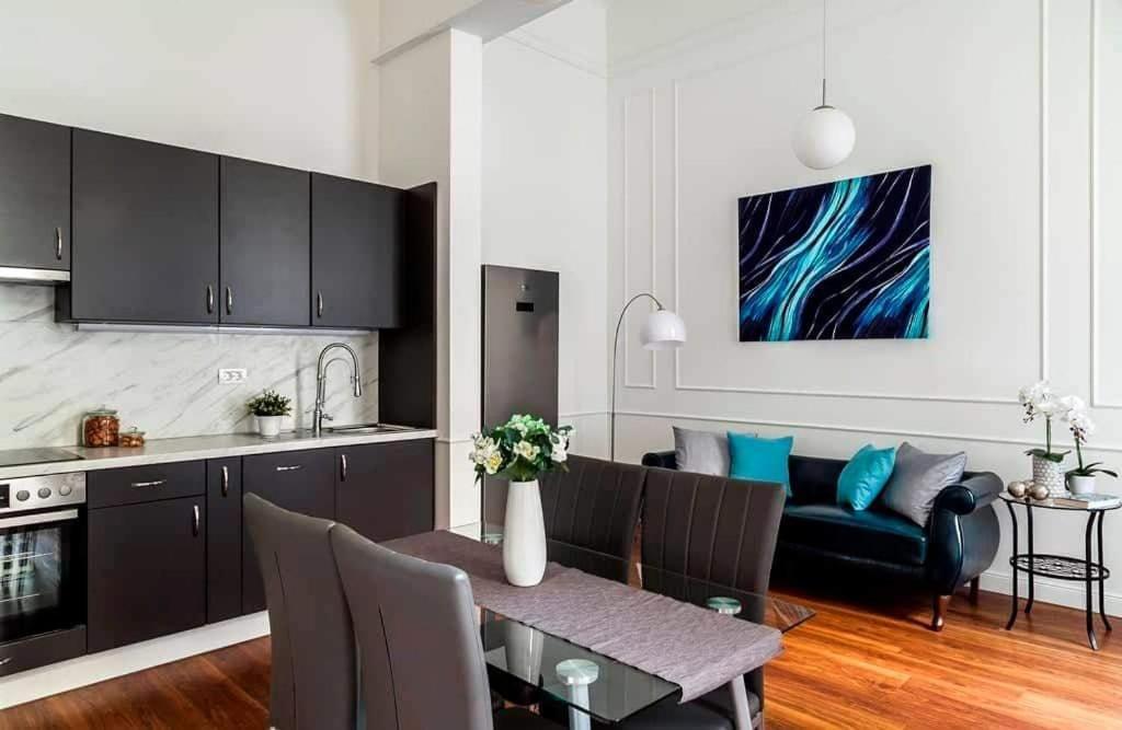 Goldsmith Apartment Будапеща Екстериор снимка